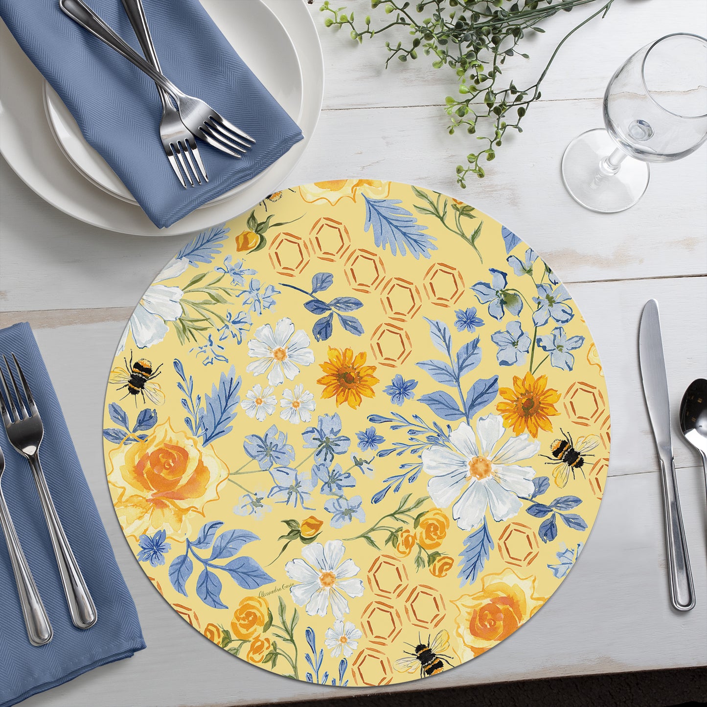 CounterArt Floral Bee 4 Pack Round Reversible Easy Care Flexible Placemats Made in the USA