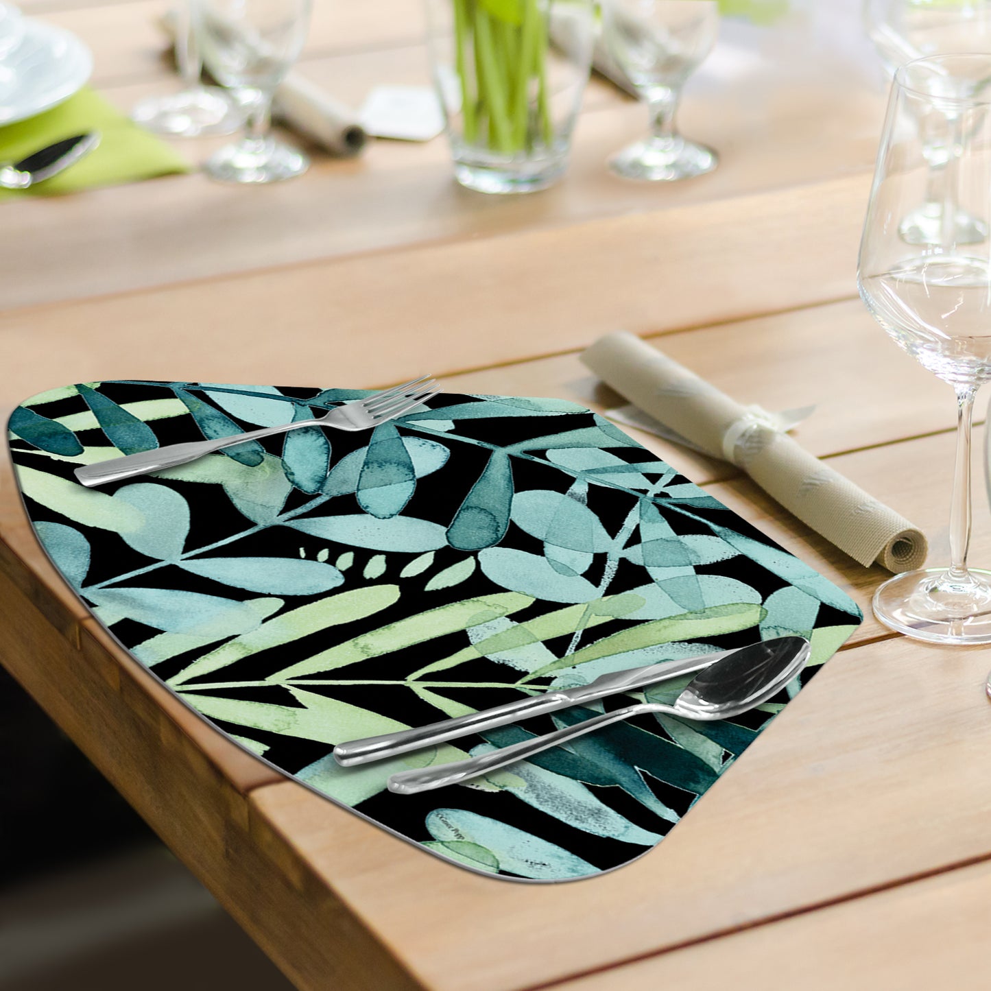 CounterArt Gossamer Palms 4 Pack Wedge Shaped Reversible Easy Care Placemats Made in the USA