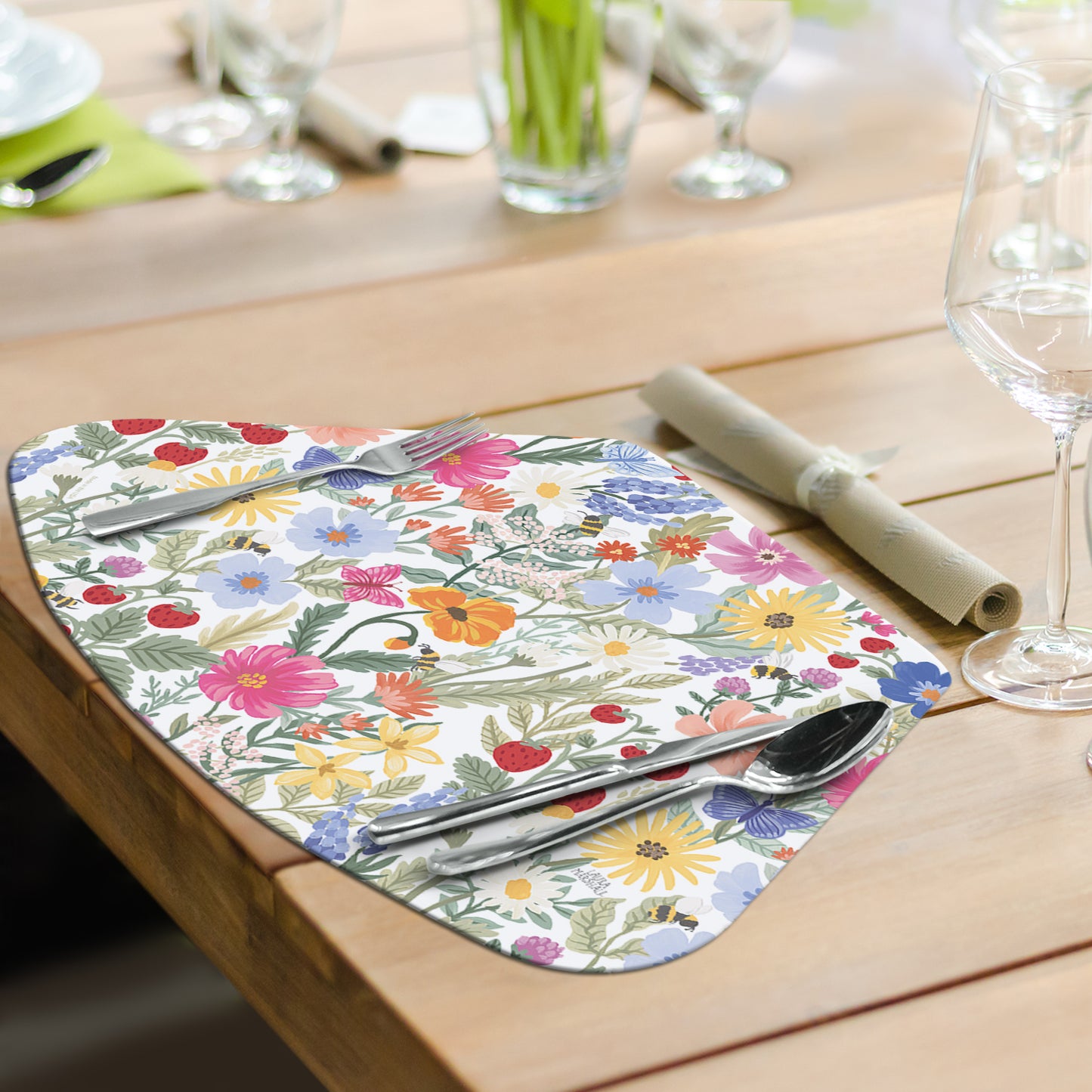 CounterArt Meadow Floral 4 Pack Wedge Shaped Reversible Easy Care Flexible Placemat Made in the USA 17.75" x 11.25"