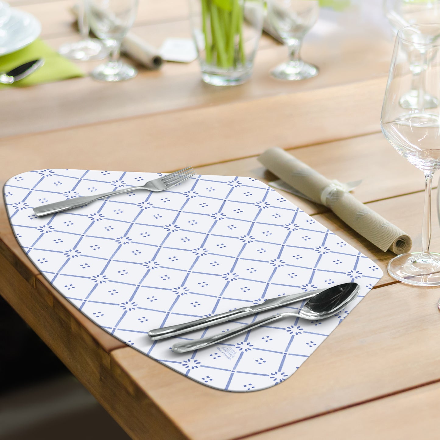 CounterArt Blue Tile Pattern 4 Pack Wedge Shaped Reversible Easy Care Placemats Made in the USA