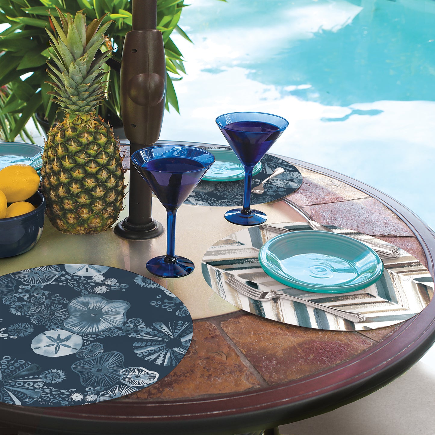 CounterArt Tidal Shells 4 Pack Round Reversible Easy Care Flexible Placemats Made in the USA
