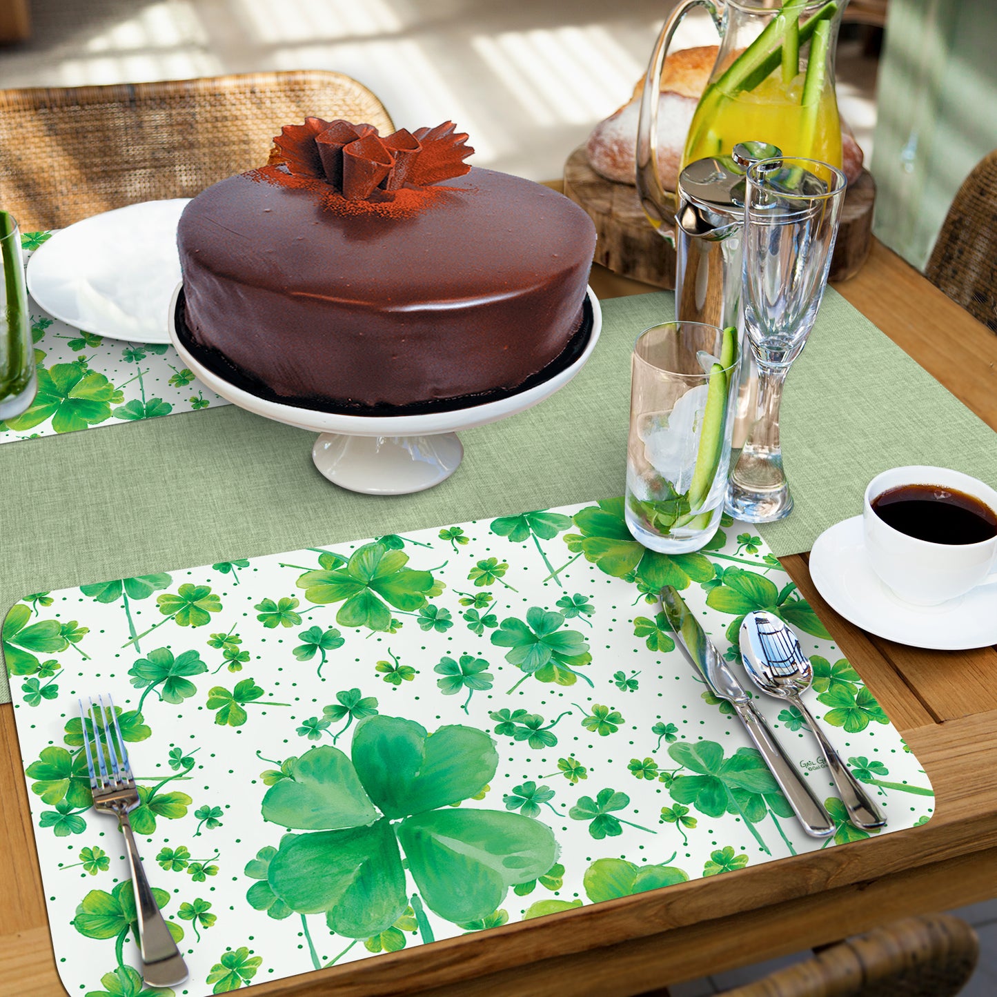 CounterArt Shamrock Pattern 4 Pack Easy Care Flexible Plastic Placemat Made in The USA BPA Free, Easily Wipes Clean