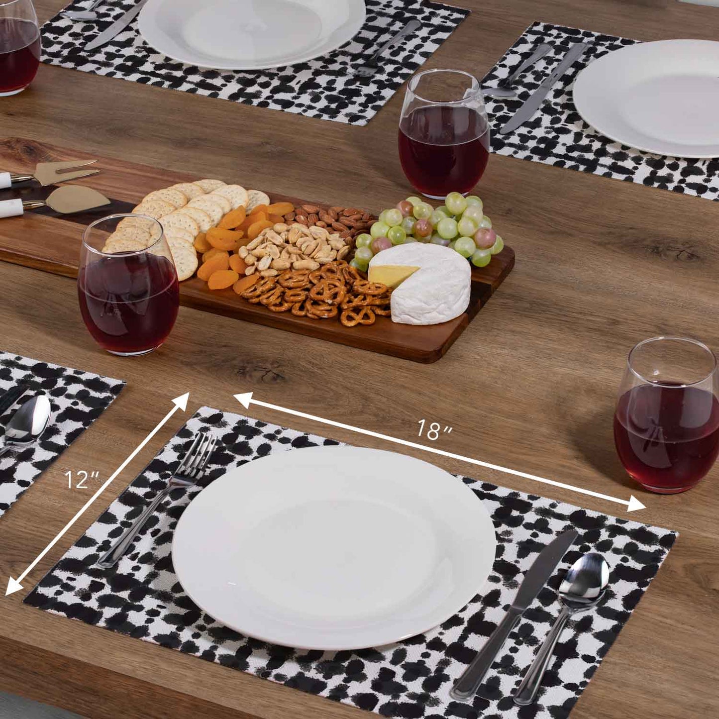 Highland Home Black & White 4-Pack Poly-Cotton Blend Fabric Placemats 18" x 12" Manufactured in The USA