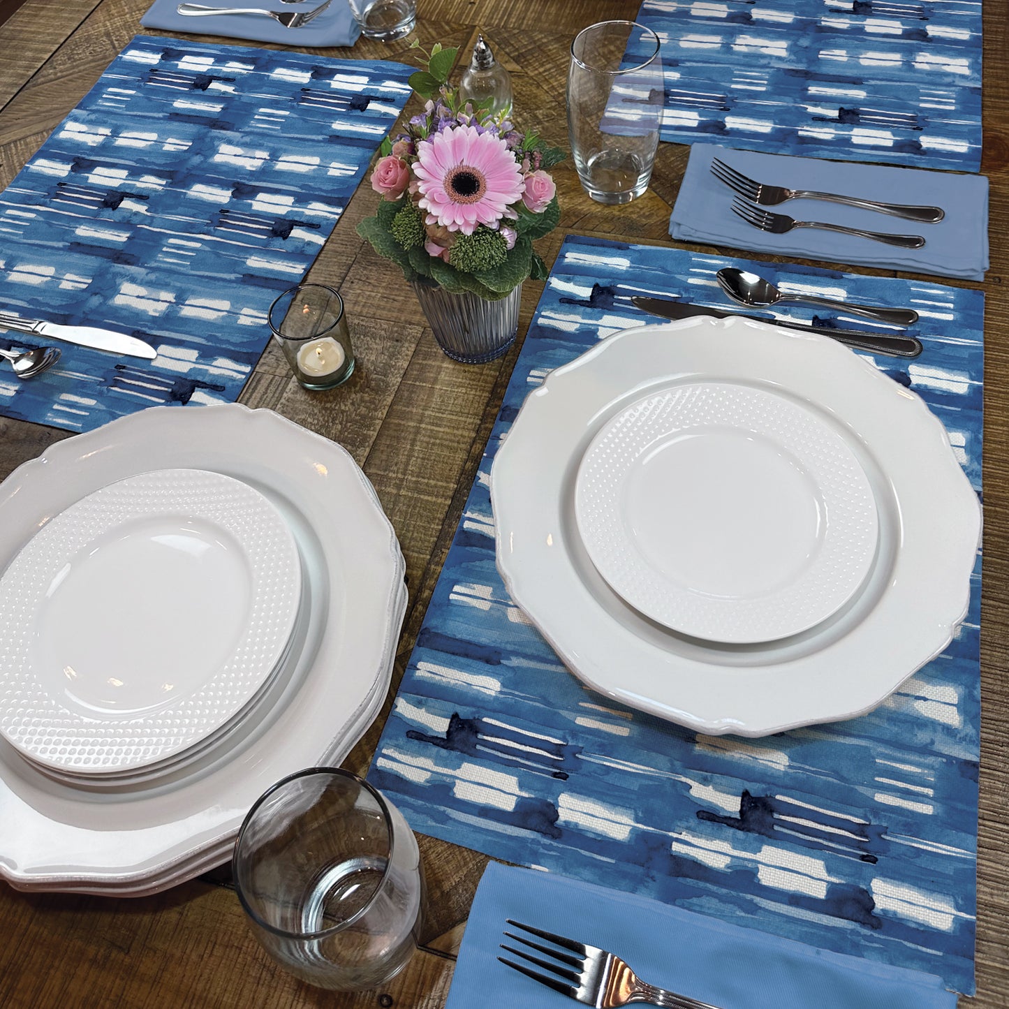 Highland Home Blue & White 4 Pack Poly-Cotton Blend Fabric Placemats 18" x 12" Manufactured in The USA