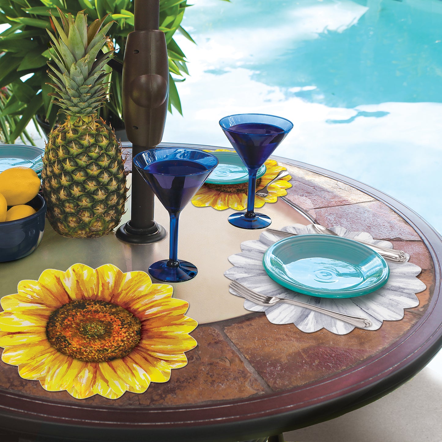 CounterArt 4 Pack Flower Shaped Reversible Easy Care Flexible Plastic Placemats Made in the USA