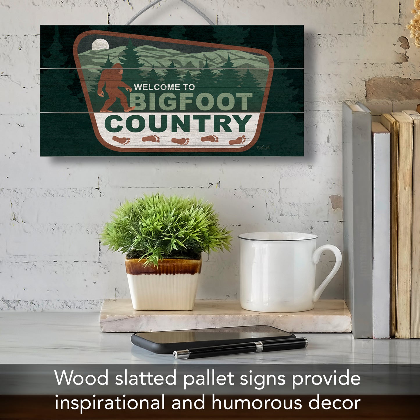 Highland Home Bigfoot Country Decorative Slatted Pallet Wood Sign 12" by 6" Features Wire Hanger That Doubles As An Easel