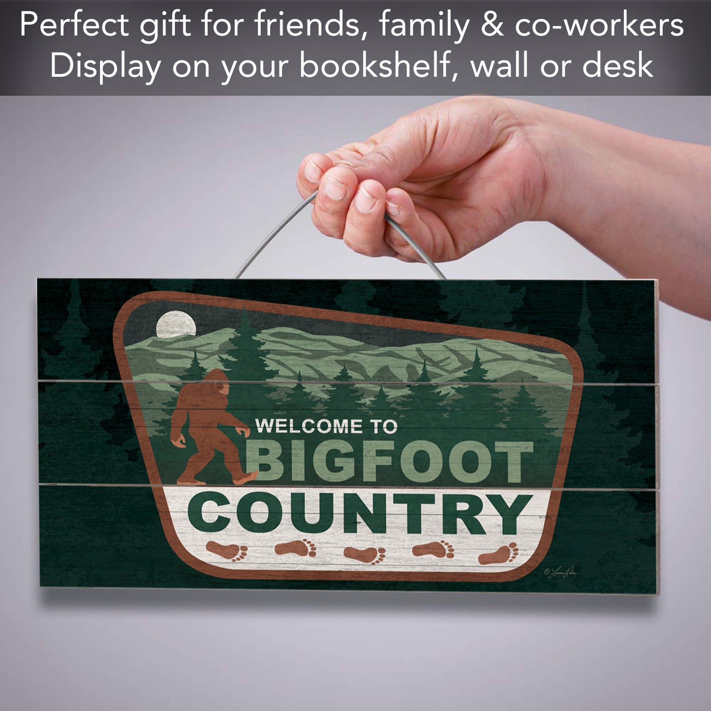 Highland Home Bigfoot Country Decorative Slatted Pallet Wood Sign 12" by 6" Features Wire Hanger That Doubles As An Easel