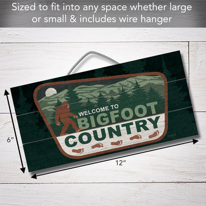Highland Home Bigfoot Country Decorative Slatted Pallet Wood Sign 12" by 6" Features Wire Hanger That Doubles As An Easel