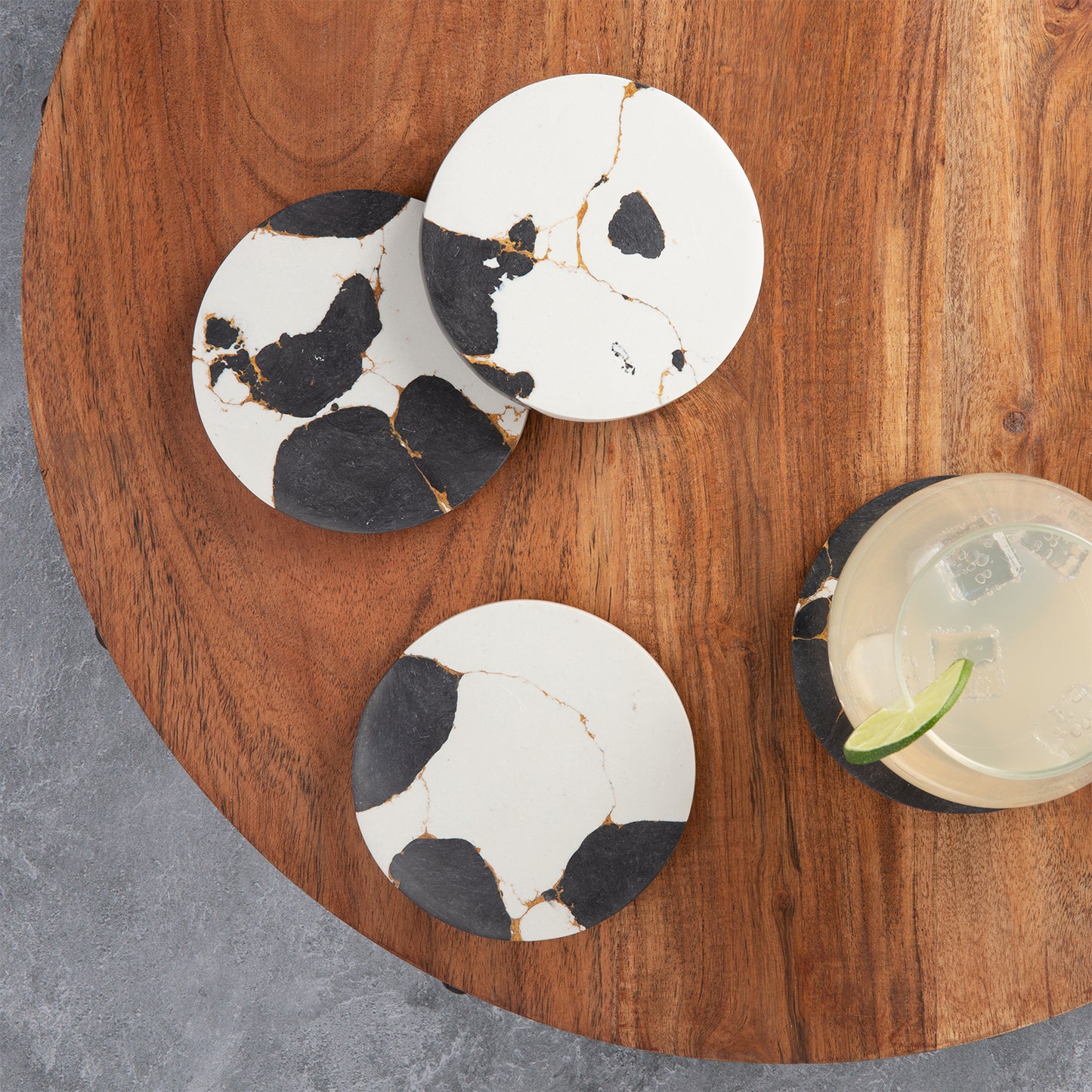 Thirstystone 4 Pack Black & Gold Round Resin Coasters 4" Round Heat Tolerant Protects Surfaces Easily Wipes Clean