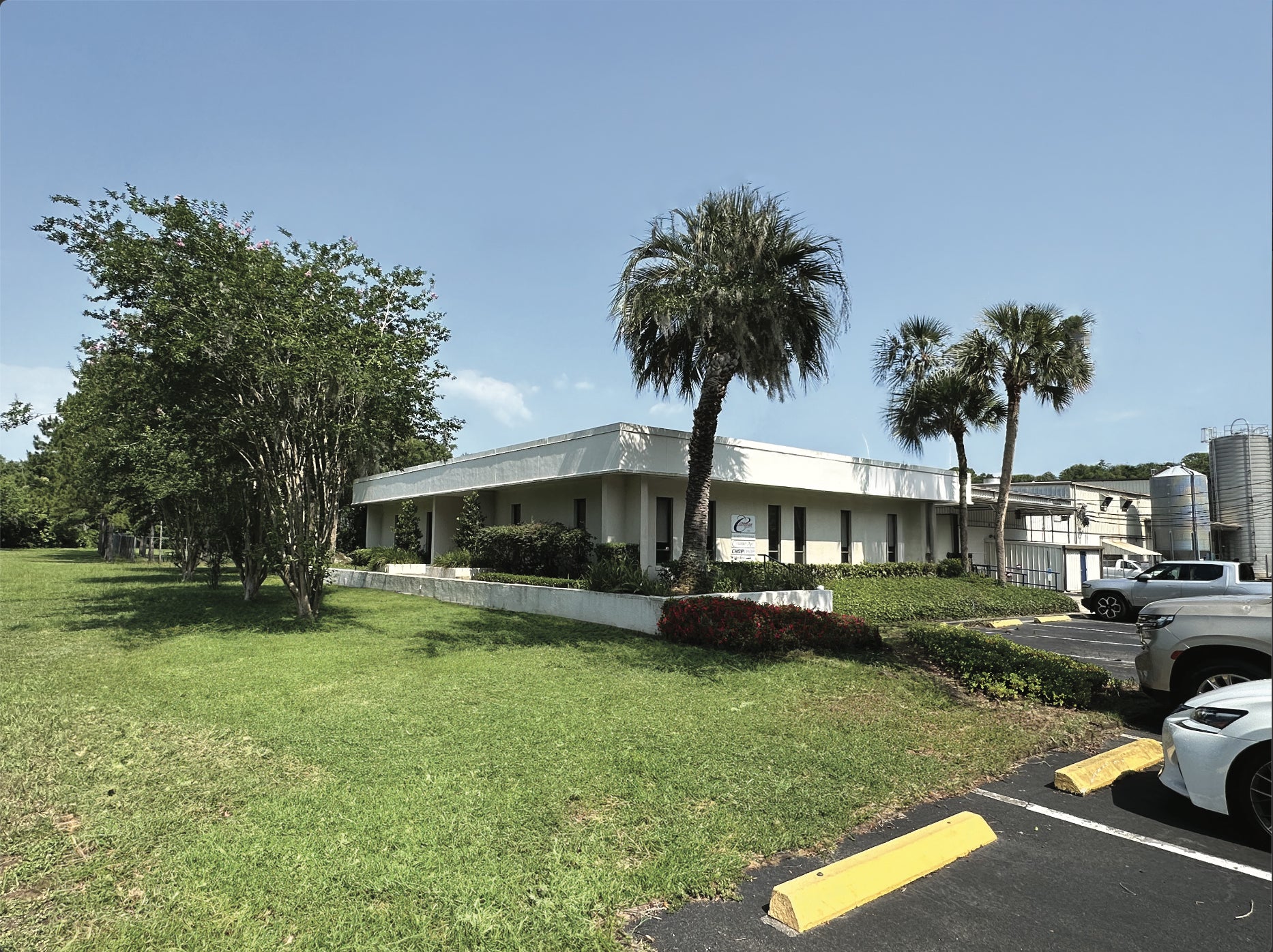Wide facility exterior — Ocala, Florida